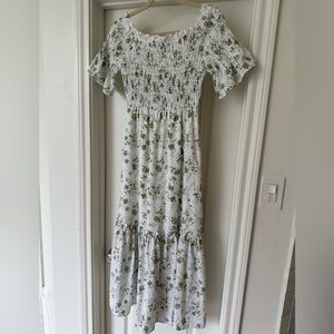 🔥 Vici Green & White floral MIDI Dress